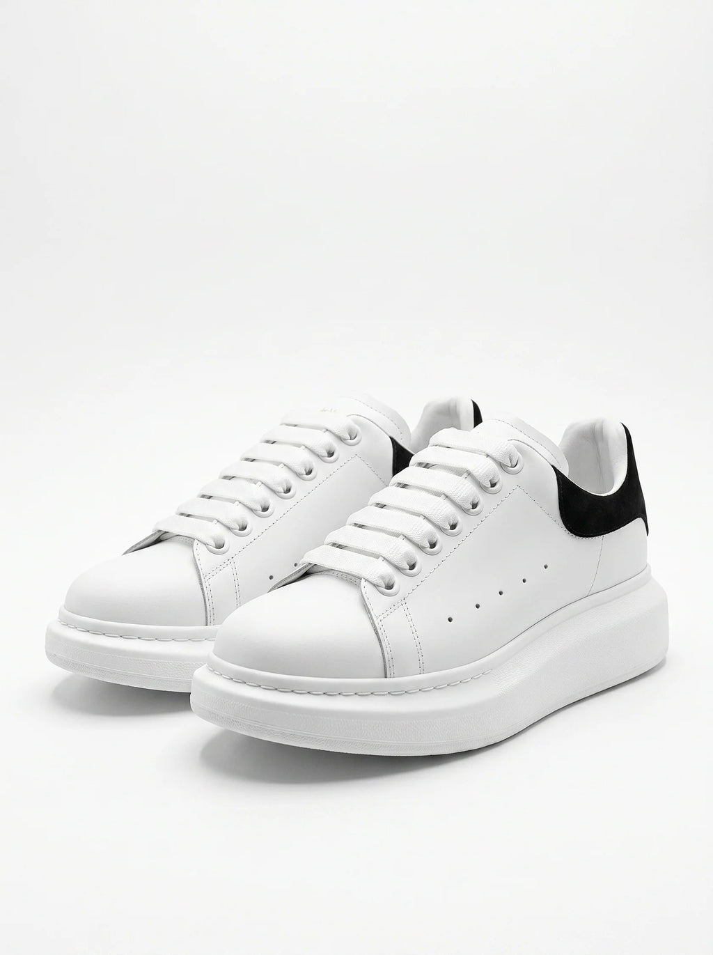 Men's Minimalist White Trainers - Stylish Lightweight Sneakers for Everyday Wear