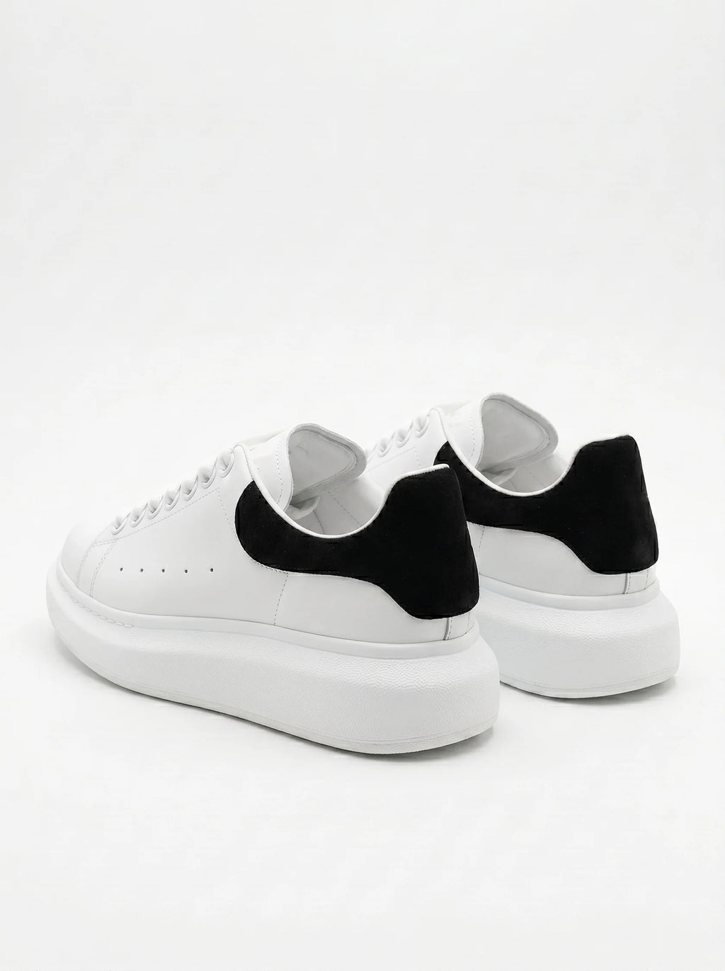 Men's Minimalist White Trainers - Stylish Lightweight Sneakers for Everyday Wear